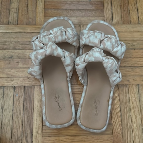 Women’s Cream and Whitw Sandals - Picture 2 of 2